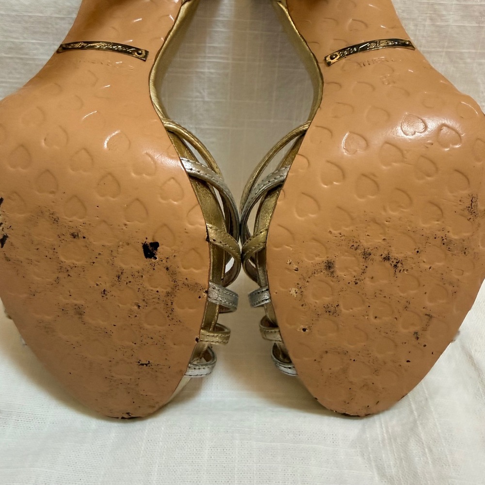 Betsey Johnson Stiletto Sandals 6M Gold Metallic T-Strap wedding formal gala - Picture 10 of 15